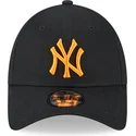 cepice-zaoblena-cerna-nastavitelny-9forty-league-essential-new-york-yankees-mlb-new-era