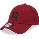 cepice-zaoblena-cervena-nastavitelny-9forty-league-essential-new-york-yankees-mlb-new-era