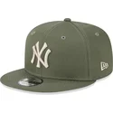 cepice-rovna-zelena-snapback-9fifty-league-essential-new-york-yankees-mlb-new-era