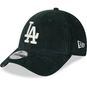 verstellbare-grune-gebogene-kappe-mit-beigem-logo-9forty-wide-cord-der-los-angeles-dodgers-mlb-von-new-era