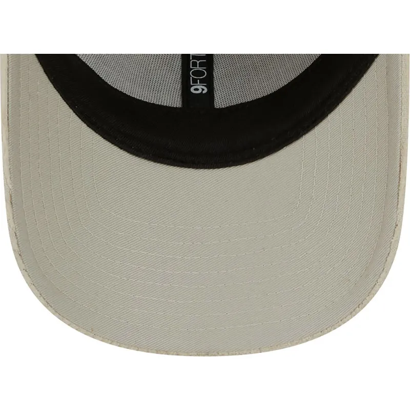 cap-zaoblena-beige-adjustable-strap-9forty-wide-cord-new-york-yankees-mlb-new-era