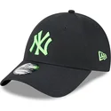 schwarze-verstellbare-kappe-mit-gebogenem-schirm-und-grunem-logo-9forty-neon-der-new-york-yankees-mlb-von-new-era