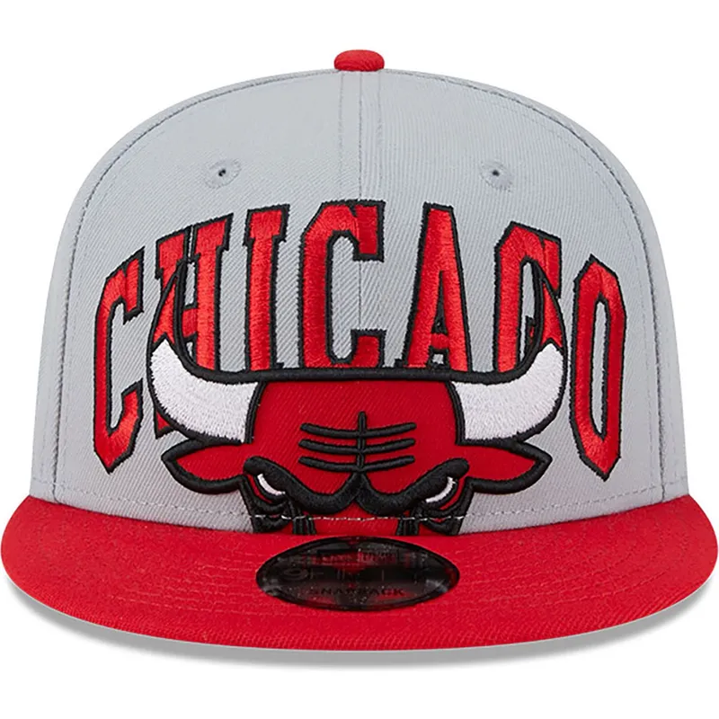 cepice-rovna-seda-snapback-9fifty-tip-off-2023-chicago-bulls-nba-new-era