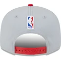 cepice-rovna-seda-snapback-9fifty-tip-off-2023-chicago-bulls-nba-new-era