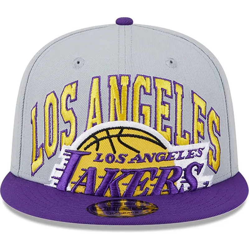 cepice-rovna-seda-snapback-9fifty-tip-off-2023-los-angeles-lakers-nba-new-era