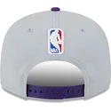cepice-rovna-seda-snapback-9fifty-tip-off-2023-los-angeles-lakers-nba-new-era