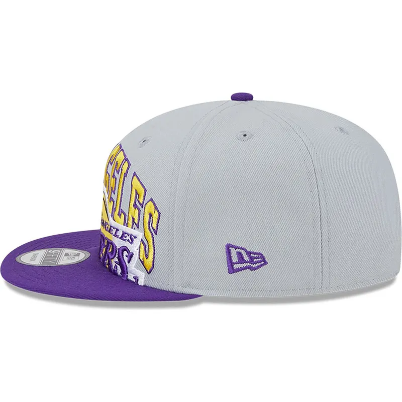 cepice-rovna-seda-snapback-9fifty-tip-off-2023-los-angeles-lakers-nba-new-era