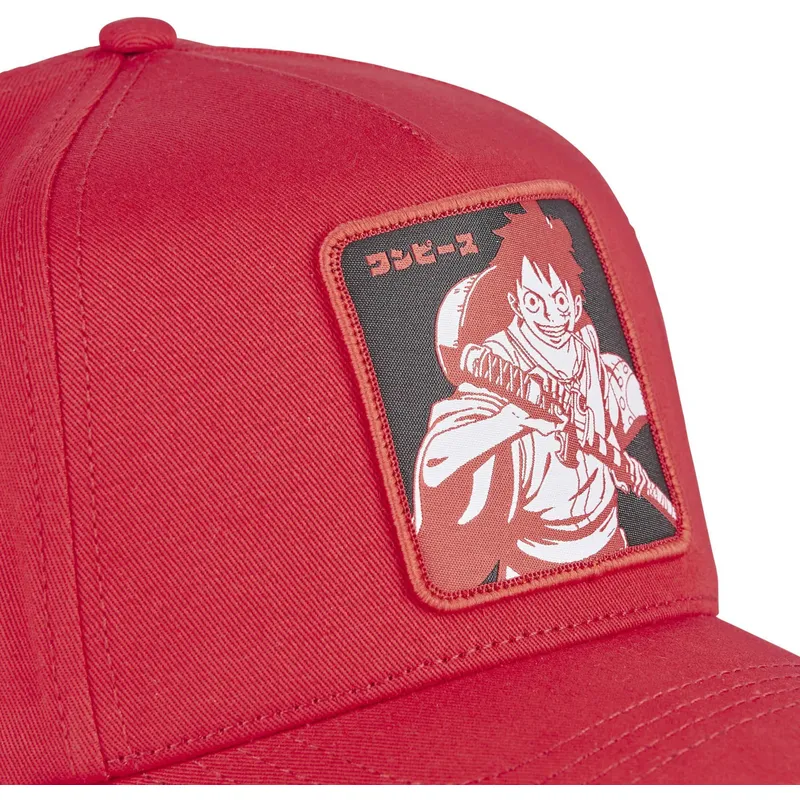 rote-snapback-cap-mit-gebogenem-schirm-monkey-d-luffy-luf9-one-piece-von-capslab