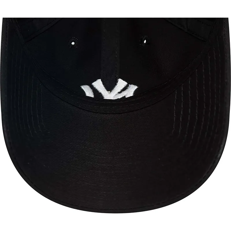 cepice-zaoblena-cerna-nastavitelny-9twenty-league-essential-new-york-yankees-mlb-new-era
