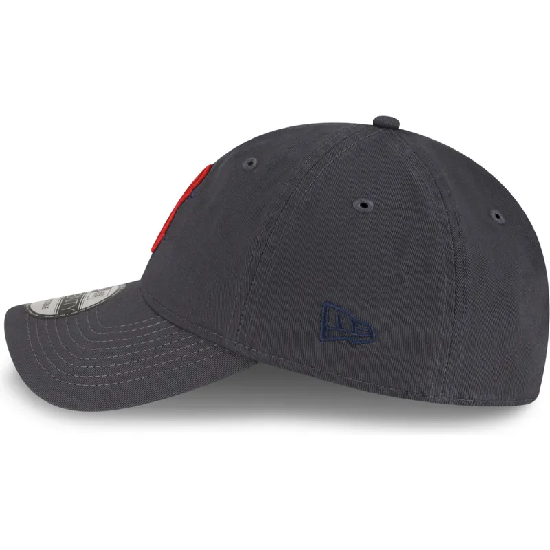 graue-verstellbare-curved-cap-mit-rotem-logo-9twenty-core-classic-der-boston-red-sox-mlb-von-new-era