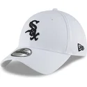 weisse-verstellbare-curved-cap-mit-schwarzem-logo-9twenty-core-classic-der-chicago-white-sox-mlb-von-new-era