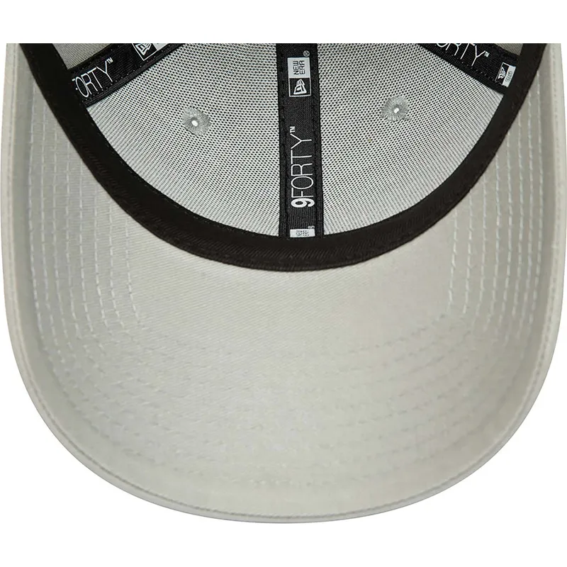 cepice-zaoblena-seda-snapback-9forty-essential-red-bull-racing-formula-1-new-era