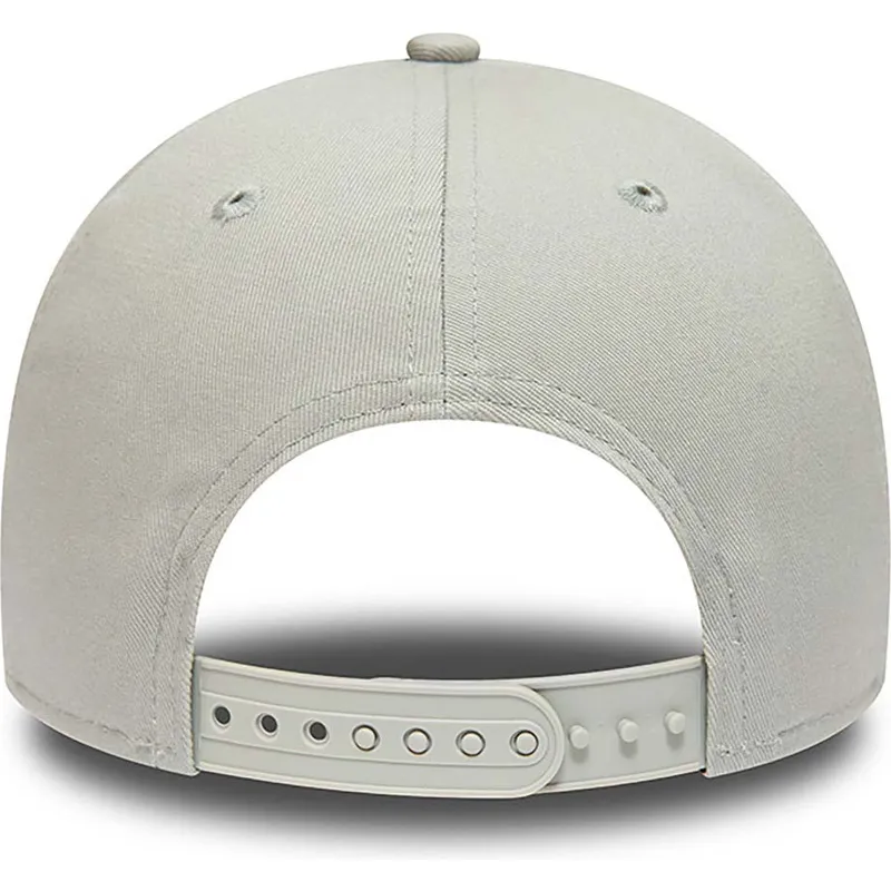 cap-zaoblena-gray-snapback-9forty-essential-red-bull-racing-formula-1-new-era cap-zaoblena-gray-snapback-9forty-essential-red-bull-racing-formula-1-new-era