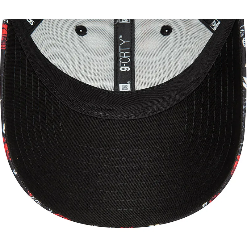 schwarze-und-rote-verstellbare-curved-cap-9forty-floral-all-over-print-von-manchester-united-football-club-premier-league-von-ne