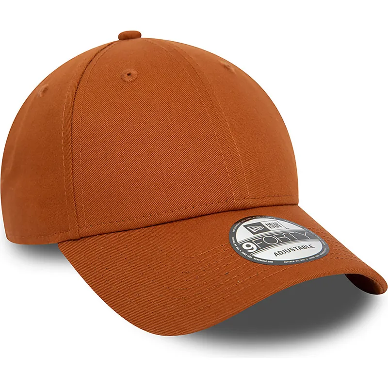 verstellbare-braune-9forty-essential-kappe-mit-gebogenem-schirm-von-new-era