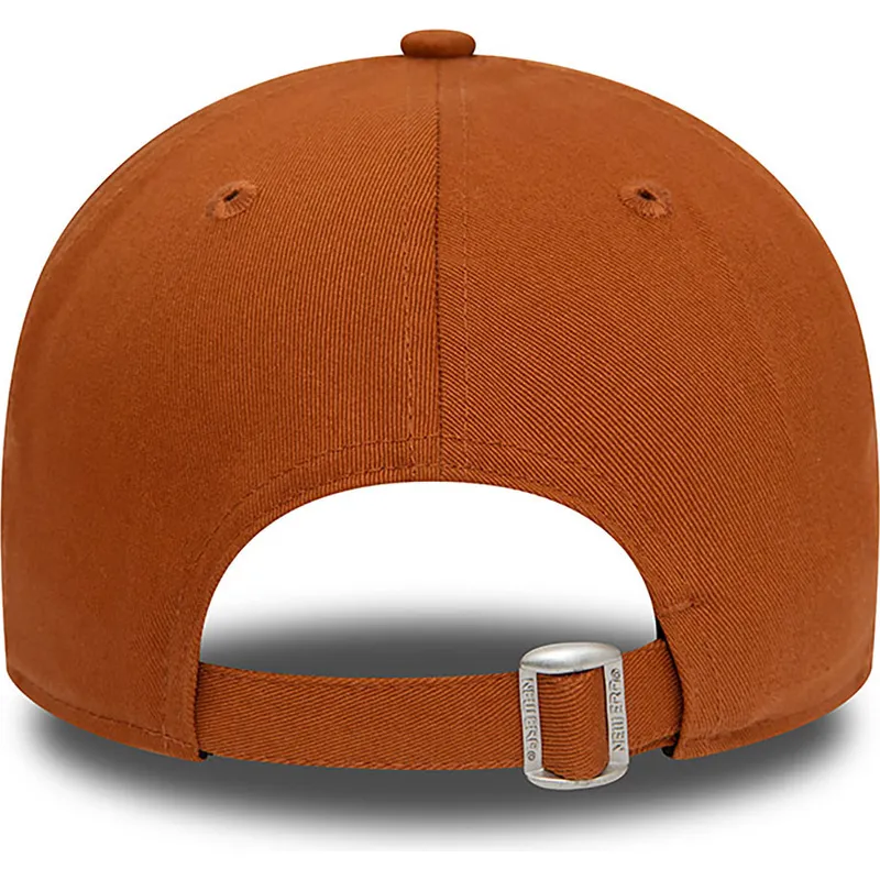 cepice-zaoblena-hneda-nastavitelny-9forty-essential-new-era