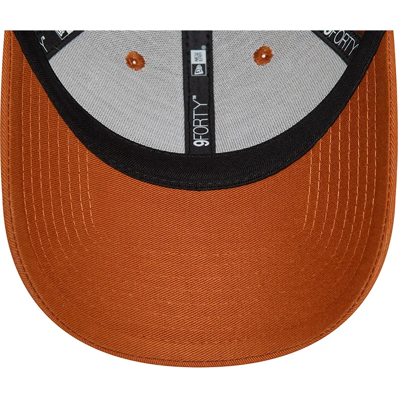 cepice-zaoblena-hneda-nastavitelny-9forty-essential-new-era