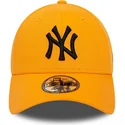 cepice-zaoblena-oranzova-nastavitelny-9forty-league-essential-new-york-yankees-mlb-new-era