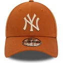 cepice-zaoblena-hneda-nastavitelny-9forty-league-essential-new-york-yankees-mlb-new-era