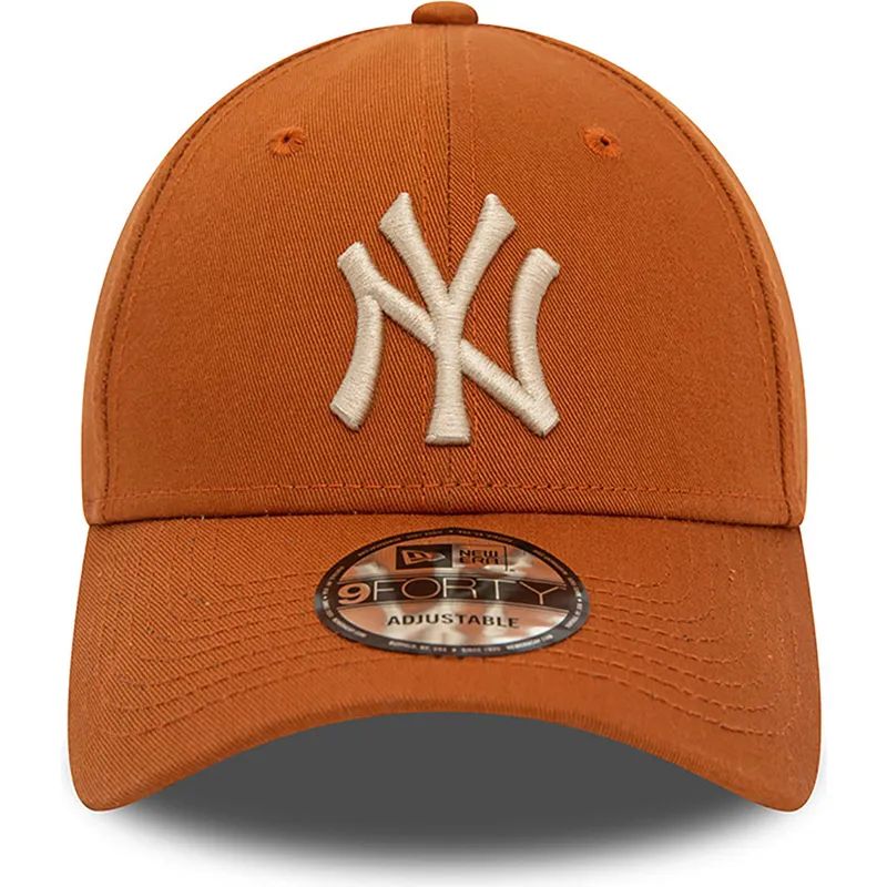 cepice-zaoblena-hneda-nastavitelny-9forty-league-essential-new-york-yankees-mlb-new-era