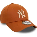 cepice-zaoblena-hneda-nastavitelny-9forty-league-essential-new-york-yankees-mlb-new-era