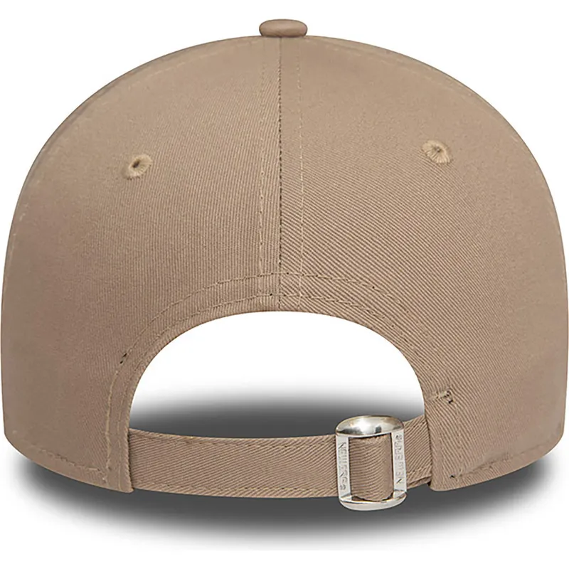 cepice-zaoblena-hneda-nastavitelny-9twenty-league-essential-new-york-yankees-mlb-new-era