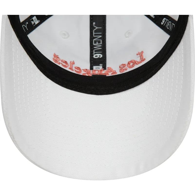 weisse-verstellbare-curved-cap-fur-damen-9twenty-wordmark-los-angeles-california-von-new-era