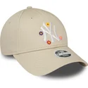 beige-verstellbare-damenkappe-9forty-flower-der-new-york-yankees-mlb-von-new-era
