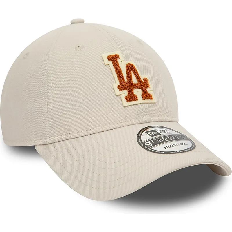 beigefarbene-verstellbare-kappe-mit-gebogenem-schirm-und-braunem-logo-9twenty-boucle-der-los-angeles-dodgers-mlb-von-new-era