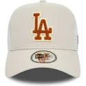beige-weisse-trucker-kappe-mit-braunem-logo-a-frame-boucle-los-angeles-dodgers-mlb-von-new-era