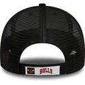 schwarze-verstellbare-9forty-home-field-trucker-cap-der-chicago-bulls-nba-von-new-era