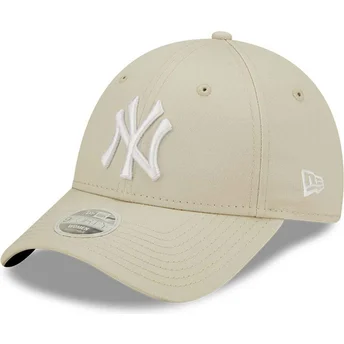 Cap zaoblená beige adjustable strap 9FORTY League Essential New York Yankees MLB New Era