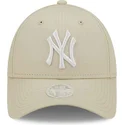 cap-zaoblena-beige-adjustable-strap-9forty-league-essential-new-york-yankees-mlb-new-era