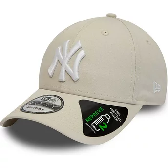 New Era Curved Brim 9FORTY REPREVE League Essential New York Yankees MLB Beige Adjustable Cap