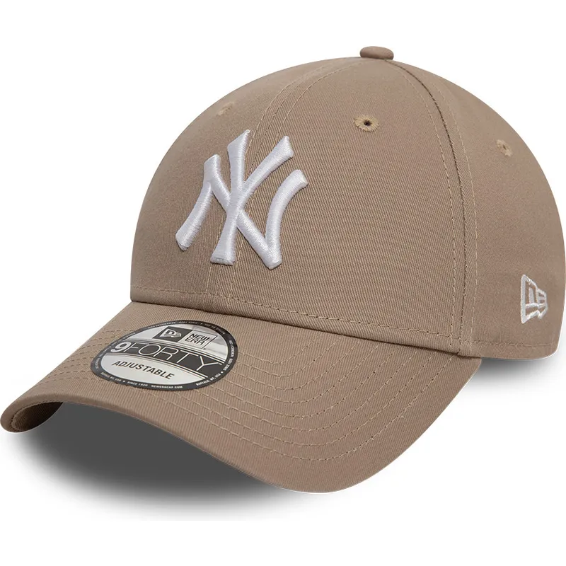 cap-zaoblena-brown-adjustable-strap-claro-9forty-league-essential-new-york-yankees-mlb-new-era