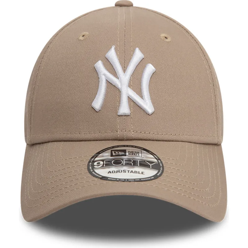 cap-zaoblena-brown-adjustable-strap-claro-9forty-league-essential-new-york-yankees-mlb-new-era