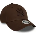 cepice-zaoblena-hneda-nastavitelny-9forty-league-essential-new-york-yankees-mlb-new-era