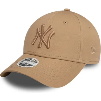 Čepice zaoblená hnědá nastavitelný pásek claro claro 9FORTY League Essential New York Yankees MLB New Era