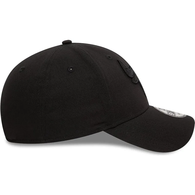 cap-zaoblena-black-adjustable-strap-9forty-essential-chicago-bulls-nba-new-era cap-zaoblena-black-adjustable-strap-9forty-essential-chicago-bulls-nba-new-era