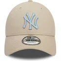 new-era-curved-brim-light-blue-logo-9forty-league-essential-new-york-yankees-mlb-beige-adjustable-cap