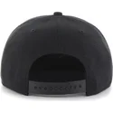 schwarze-snapback-kappe-mit-flachem-schirm-und-schwarzem-logo-der-atlanta-braves-mlb-sure-shot-von-47-brand