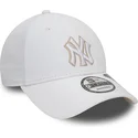 cepice-zaoblena-bila-nastavitelny-9forty-repreve-outline-new-york-yankees-mlb-new-era