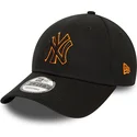 schwarze-verstellbare-curved-cap-mit-orangem-logo-9forty-team-outline-der-new-york-yankees-mlb-von-new-era