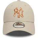 new-era-curved-brim-9forty-animal-infill-new-york-yankees-mlb-beige-adjustable-cap