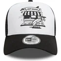 weisse-und-schwarze-trucker-kappe-a-frame-graphic-von-hot-dog-new-york-von-new-era