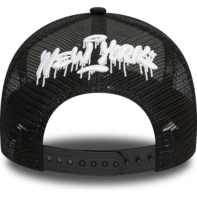 cepice-zaoblena-cerna-snapback-a-frame-graphic-hot-dog-new-york-new-era