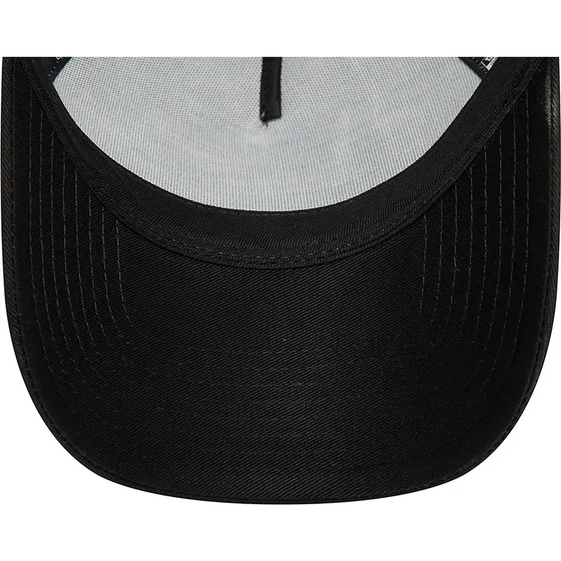 cepice-zaoblena-cerna-snapback-a-frame-graphic-hot-dog-new-york-new-era