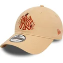 verstellbare-braune-kappe-9twenty-floral-der-new-york-yankees-mlb-von-new-era