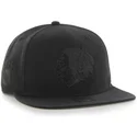 schwarze-snapback-cap-mit-flachem-schirm-und-schwarzem-chicago-blackhawks-nhl-logo-von-47-brand-sure-shot