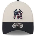 beige-und-marineblaue-snapback-kappe-9forty-stretch-snap-4th-of-july-der-new-york-yankees-mlb-von-new-era